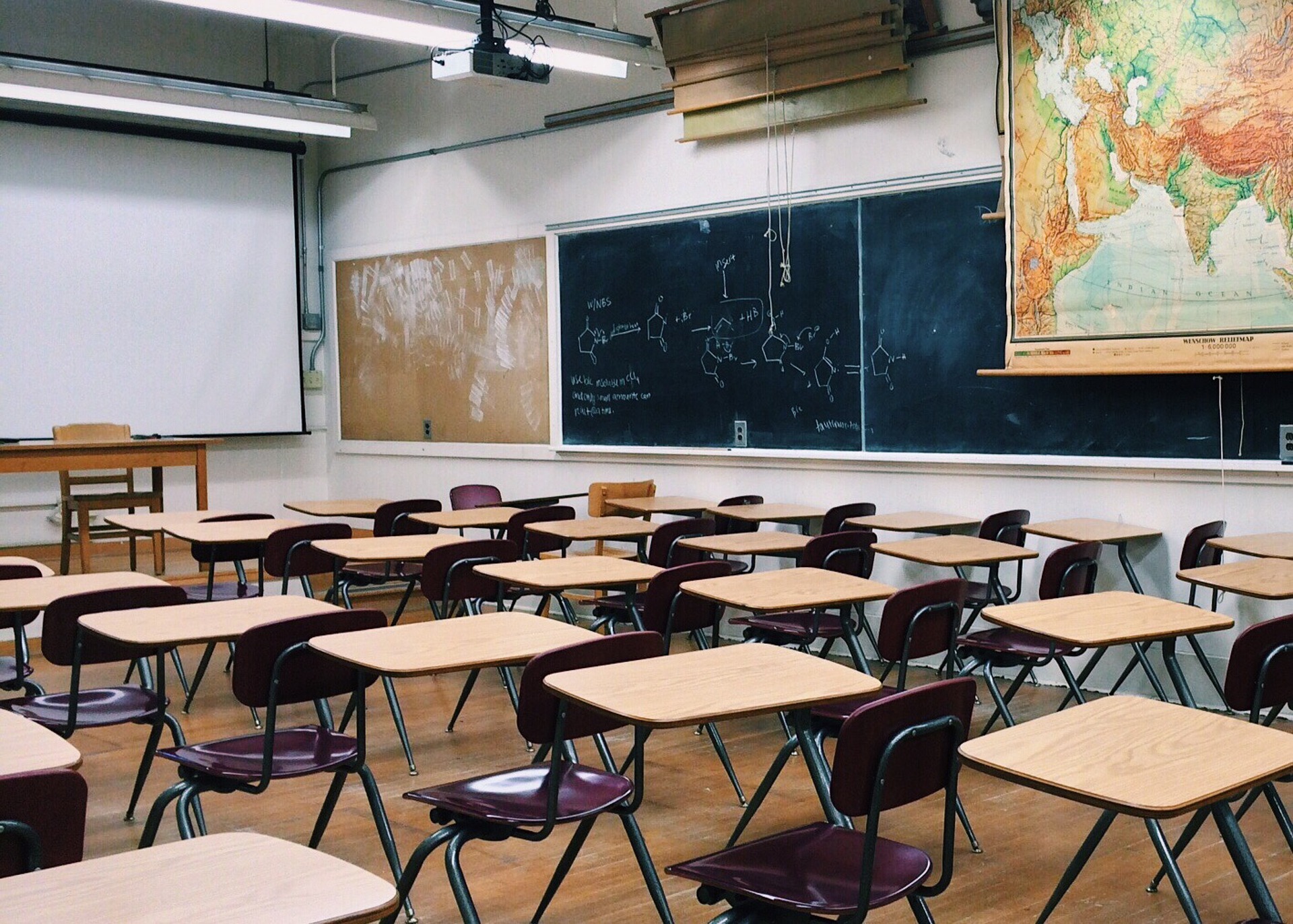 classroom-293744_192
