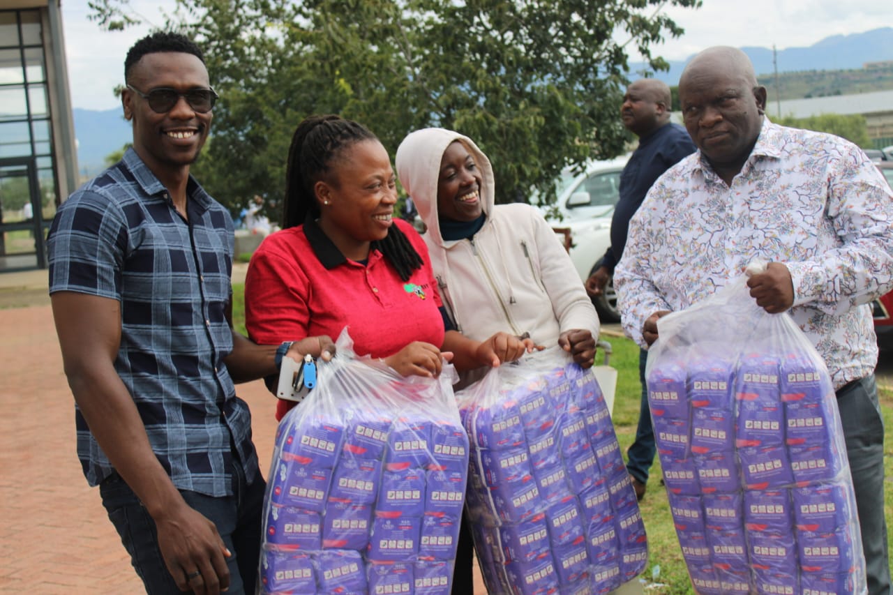 Mayor receives sanitary pads for poor girls – The Guard