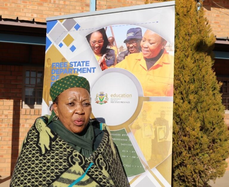 Free State MECof the Department of Basic Education Julia Maboya at Tharollo Primary school during the launch of the Mother Tongue based Bilingual Education (MtbBe) program.