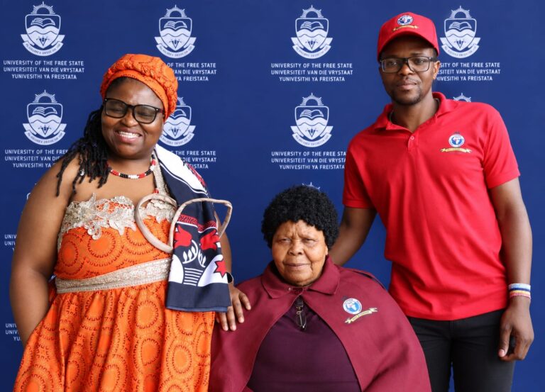 From left to right: Gogo Motlalepula Gudhlani Moloi, Gogo Manani, and Honky Alfred Mafereka (Ntate Vuma)